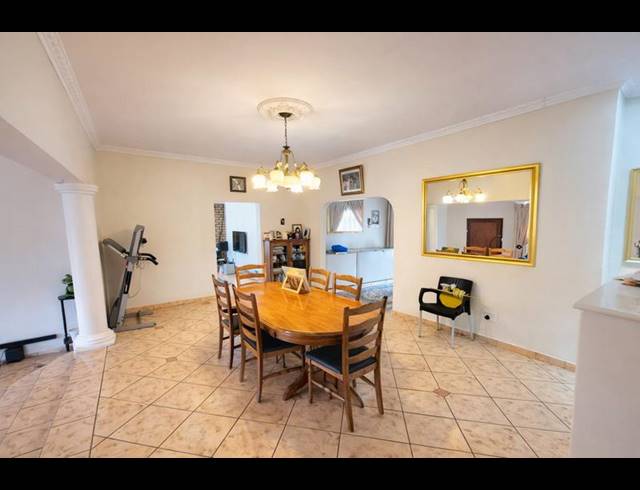 7 BEDROOM HOUSE FOR SALE IN HEUWELOORD